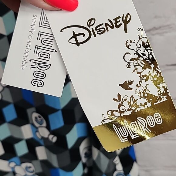 NWT LuLaRoe Disney Frozen Snowgies Snowman Swing Tee Blue Holiday Winter Top - Picture 3 of 12